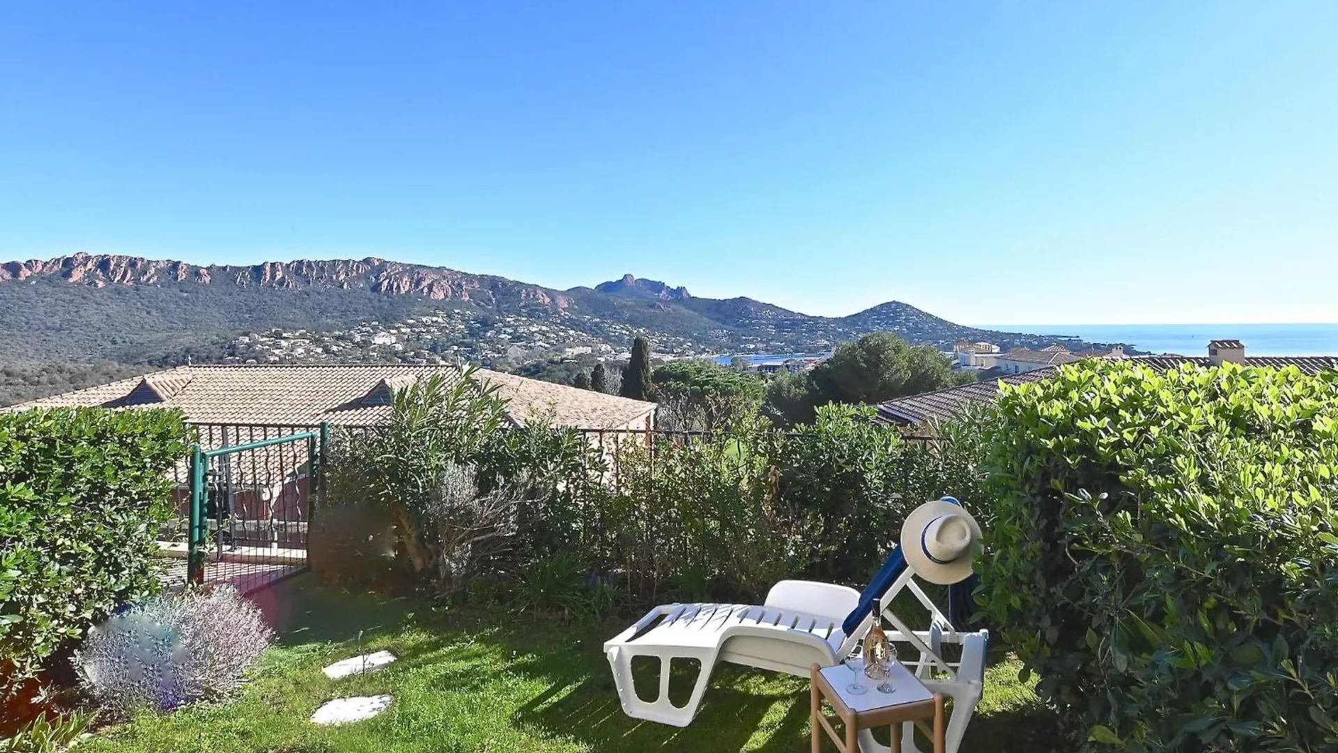 Apartment Village Cap Esterel - Les Bastides-2 By Interhome Saint-Raphael
